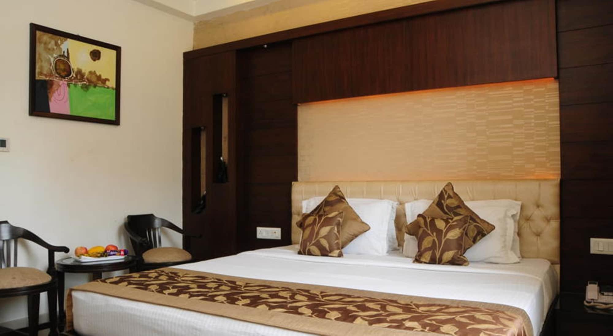 The Pearl 3* New Delhi