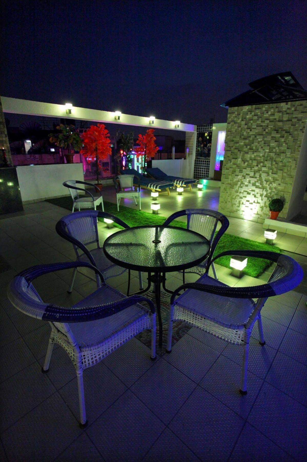The Pearl 3* New Delhi