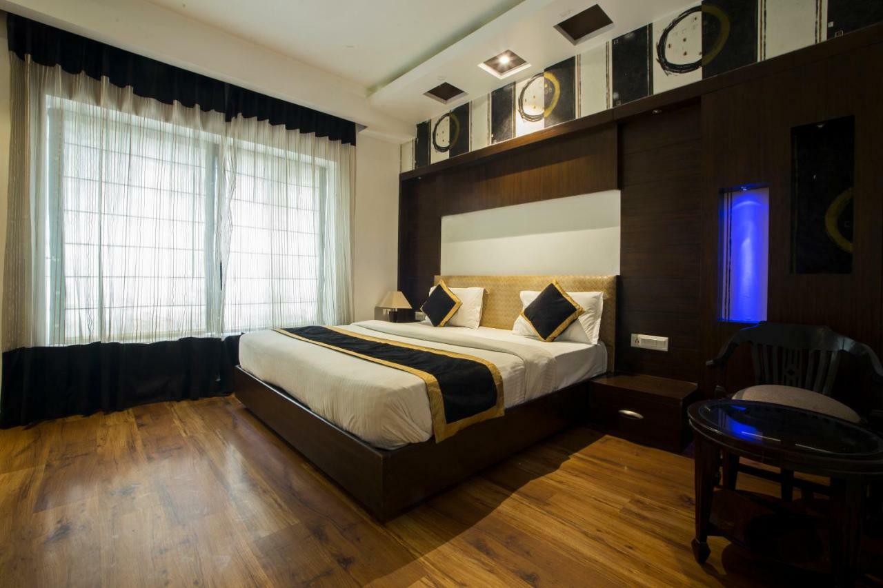 The Pearl Hotel New Delhi